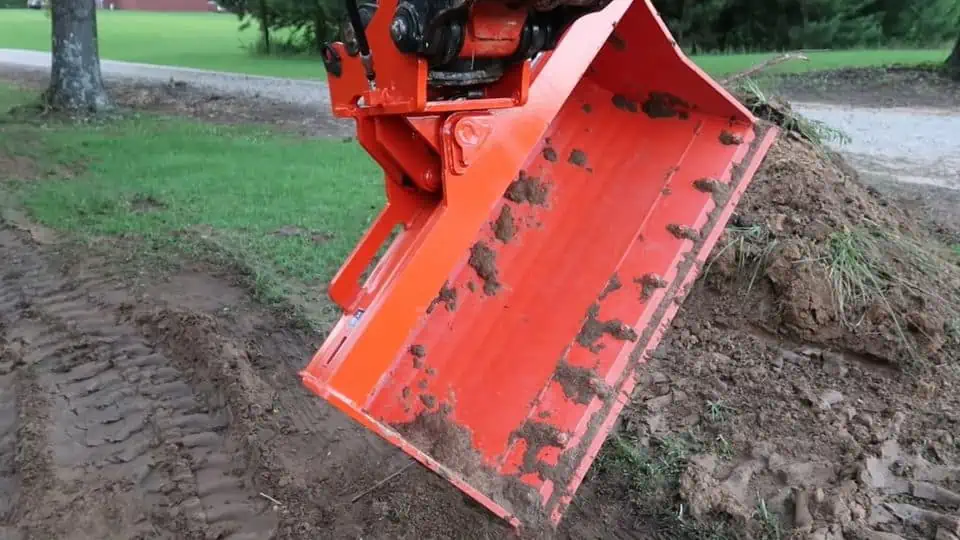 Excavator tilt bucket